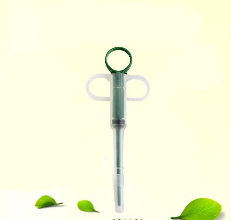 Convenient pet medicine feeder