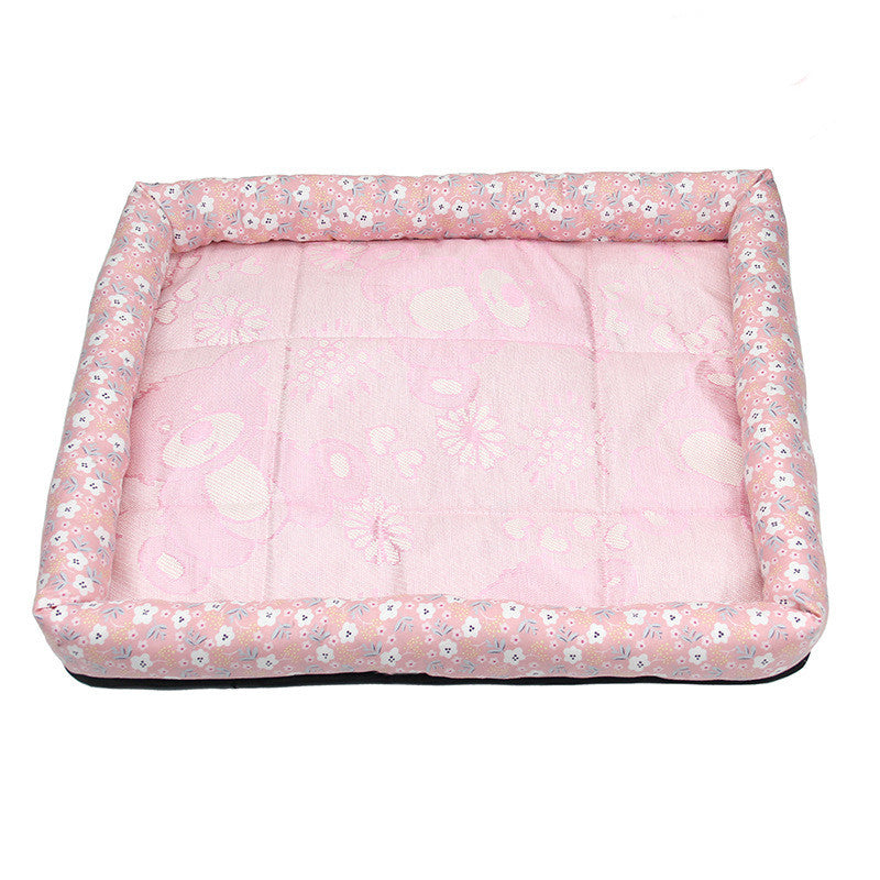 Summer pet cooling pads, cat and dog cooling pads, cool and breathable.