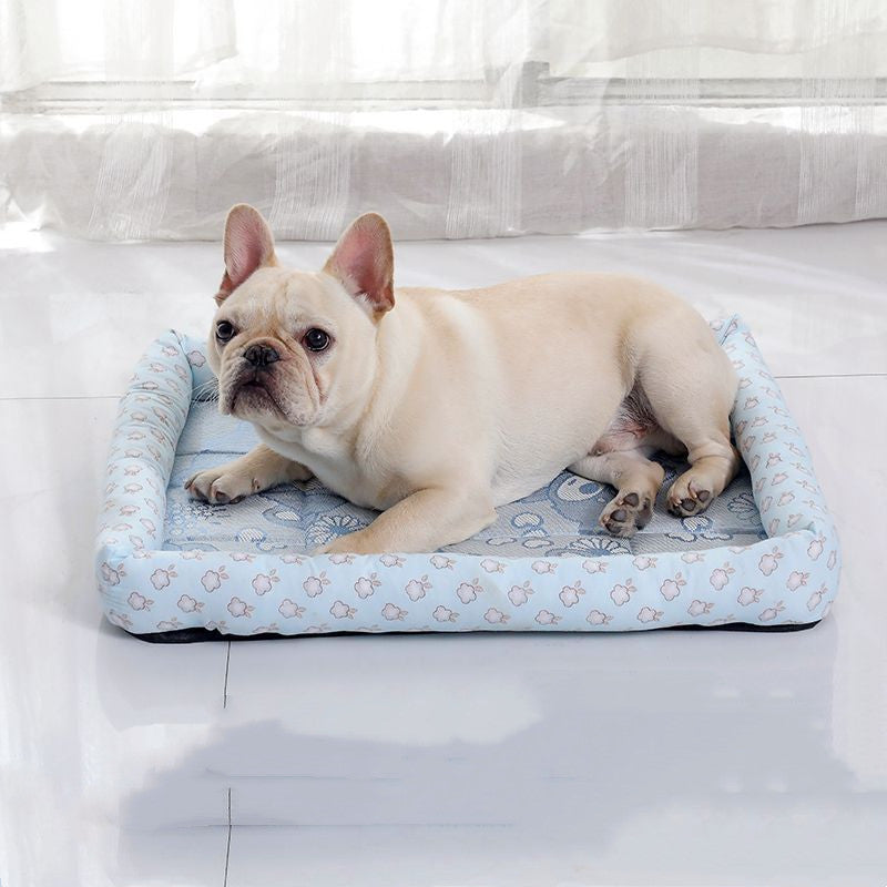 Summer pet cooling pads, cat and dog cooling pads, cool and breathable.